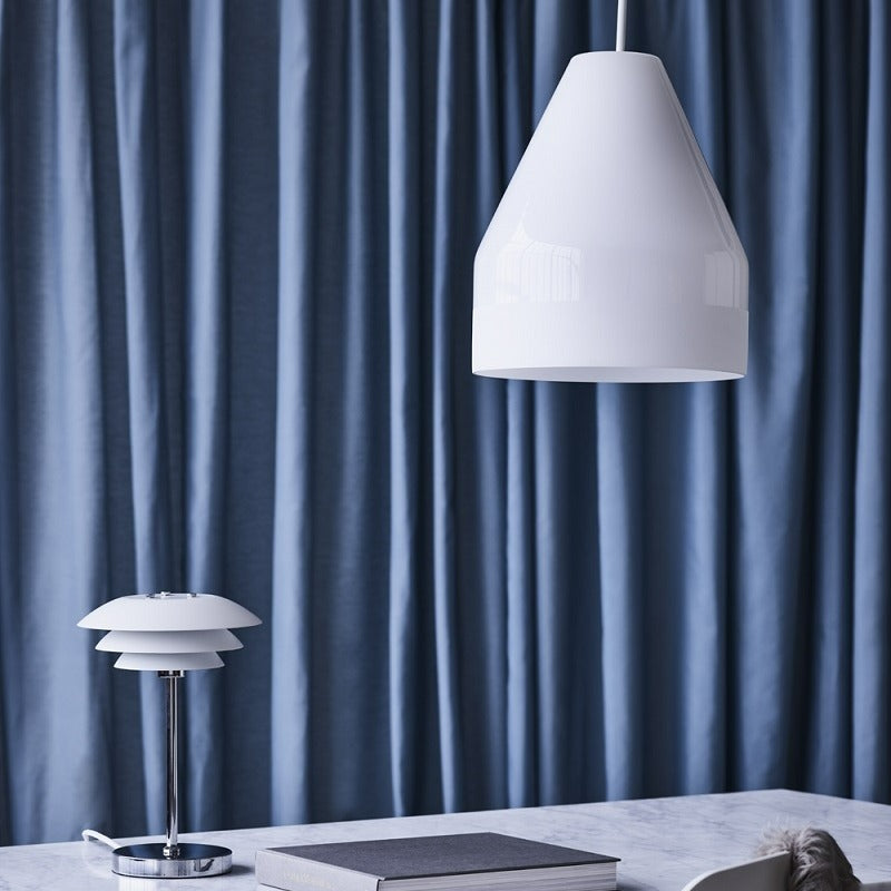 DL20 bordlampe mat hvid/krom base
